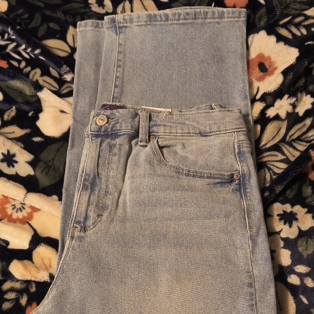 Gloria Vanderbilt Light Blue Straight Leg Jeans
